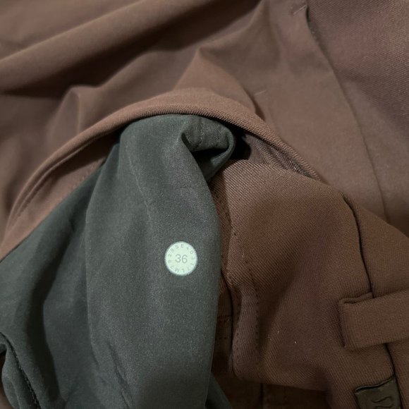 Lululemon Commission Shorts Style LM7929 Size 36 in Brown Color - Picture 11 of 11
